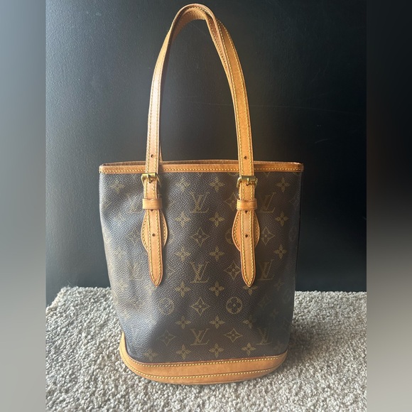 Authentic Louis Vuitton Petite Bucket Bag (PM) - Picture 2 of 16